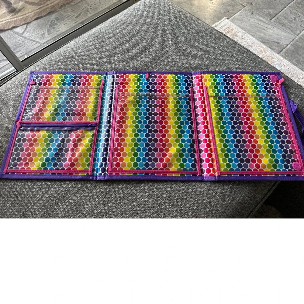 Lisa Frank Tikanni Trifold Portfolio Organizer Rainbow Husky Arctic 2022 Bendon